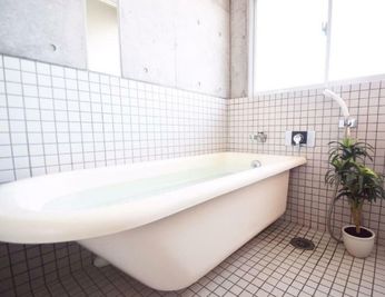 エクセルシオールスペース南池袋店 ✨ゴミ捨て無料✨コンクリート打ちっ放し|女子会・パーティー🍷の室内の写真