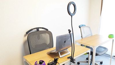 エレコム LED リングライト クリップライト 16㎝ 3色モード / 10段階調光 USB給電 ブラック DE-L01BK - タネマキ201 レンタルスペースの設備の写真