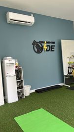 ウォーターサーバー完備 - personal gym OIDE 広く開放感のあるレンタルジムの設備の写真