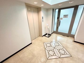 【5階でエレベーターを降りてすぐ左手に当スペース入り口扉がございます】 - TIME SHARING 銀座三丁目ビルディング 5Fの室内の写真