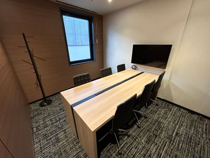 【対面形式で6名まで着席可能です】 - EDGE名駅 Meeting Room 1の室内の写真