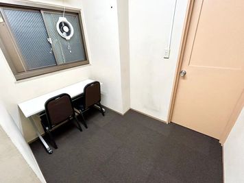 【控室は会議室前方にございます】 - TIME SHARING 銀座 GFビル 3Fの室内の写真