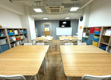 ウィズダムアカデミーPRIME自由が丘校 【スタディルーム】レンタルスペース(～20名)の室内の写真