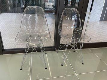 椅子２脚 - Safari 大名 Safari 大名店の設備の写真