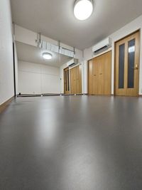 柏レンタルスタジオSpring 【リノリウム床】柏レンタルスタジオSpringの室内の写真