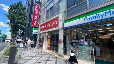 カラオケビッグエコー 京都駅前店 《1～4名用》カラオケルーム【サイズS】の室内の写真