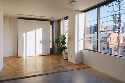 可動式の壁を活用して日没ギリギリまで一日中自然光で遊んで頂けると思います！ - atelier obscura 01 馬込 atelier obscura 01 【 馬込 】の室内の写真