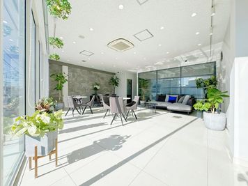 エントランス
※入退室時は、エントランスにお越しください。 - NKビル　レンタルスペース NKビル3F レンタル会議室の入口の写真