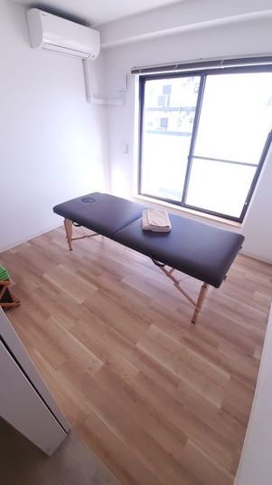 約7㎡の完全個室 - レンタルスペース　OF LIFE 👋鍼灸施術スペース👋タオル貸し出し無料🌟お灸使用可能👌の室内の写真