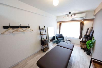 新宿レンタルサロンYou 完全個室プライベートサロンの室内の写真