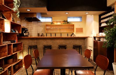 店内の什器についてはご自由にお使いいただけます。 - レンタルカフェL1PCafe レンタルカフェスペースL1P Cafeの室内の写真