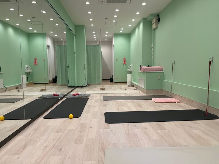 小型〜大型までワンちゃんOKレンタルスペース - ワンちゃんと通えるヨガスタジオ　さくらとあんず