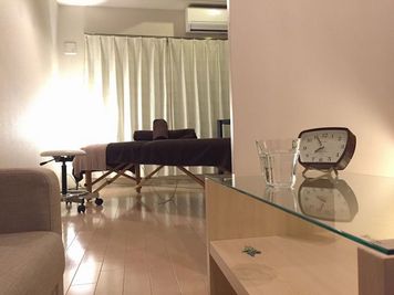 【LaQoo】福島/堂島プライベートサロン 完全個室プライベートサロンの室内の写真