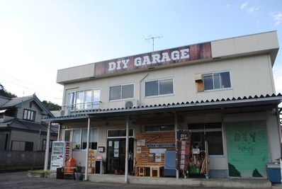 街道からの正面です。 - DIY Garage ワークショップ開催スペースの外観の写真