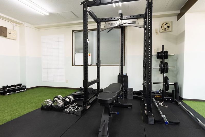パワーラック完備の完全個室ジム - 【大森駅徒歩5分】40平米の広々個室トレーニング空間