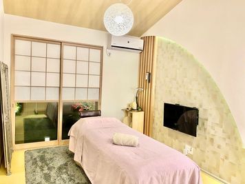 施術スペース/ベッド高さ調整可能//障子を締めて施術/間接照明で癒し空間演出可能 - NASA＆⑧ in the Room 受け入れ終了の室内の写真