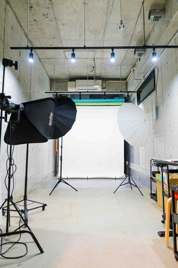 3種の背景紙 - SUNHALO PHOTO&MOVIE STUDIO SUNHALO  | 福岡天神 | レンタルスタジオの室内の写真