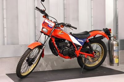 希少TLM50
大きなオフロードバイク - 宮城県初！ガレージレンタルスペース　ドームテント新設！ 県内初！ガレージスタジオ【エジソン】400坪☆ドームテントあり☆の設備の写真