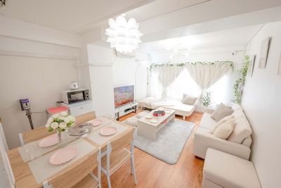 タコ焼き機やホットカーペットで快適にすごせます。 - 🎉最大12名🉐錦糸町駅4分⭐️レンタルルーム錦糸町 🎉最大14名🉐錦糸町駅4分レンタルルーム錦糸町🌟の室内の写真