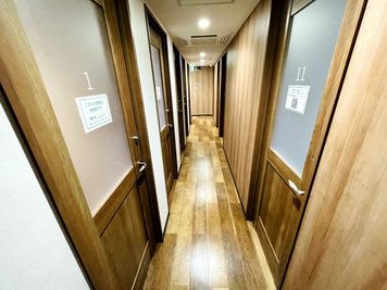 いいオフィス御徒町 【御徒町駅から徒歩1分！】4名会議室（RoomA）の室内の写真