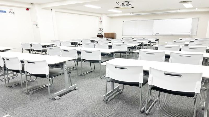 駅近 梅田 3Fレンタルスペース貸会議室 駅近42名着席可 - 梅田 レンタルスペース会議室