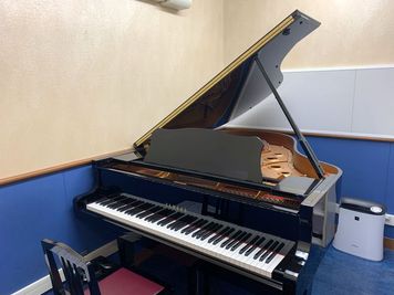 ヤマハミュージック直営教室！グランドピアノ設置のお部屋です♪ - 名塚センター