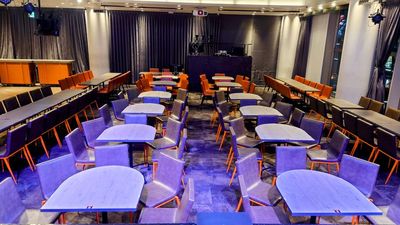 テーブル有り115名 - 東京カルチャーカルチャー イベントスペースの室内の写真