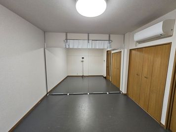 柏レンタルスタジオSpring 【リノリウム床】柏レンタルスタジオSpringの室内の写真