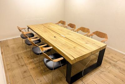 会議室内（写真はディスプレイがありませんが本来はディスプレイ付き） - HAPON新宿 北会議室/HAPON新宿の室内の写真