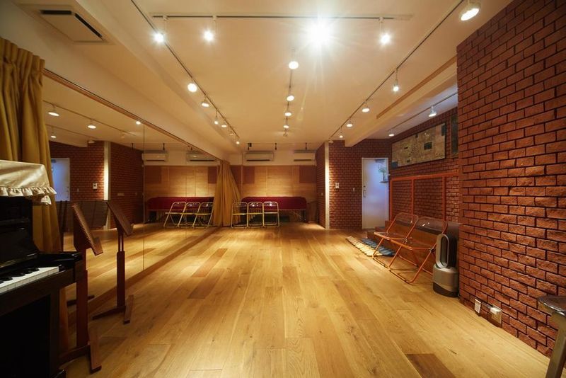 防音ホール✨ピアノ有＋楽屋（控室）１+３階【調布三鷹吉祥寺】 - 《Fali-Studio》調布三鷹吉祥寺レンタルスペース 