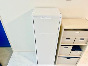 レンタルタオル返却BOXです。 - レンタルサロンCOTAの設備の写真