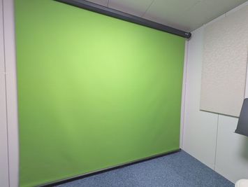 Elgato グリーンスクリーン 布サイズ幅200cm×高さ185cm（有料） - 大山防音室 大山防音室　2.5帖の手軽な練習スペースの設備の写真