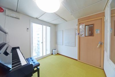 【南青山】《表参道／渋谷》防音３部屋（１フロア貸切）ピアノ有🎹レッスンや各種イベント、ビジネス利用にも - フィアルサロン【渋谷／表参道／南青山】🎹ピアノ📶高速WIFI