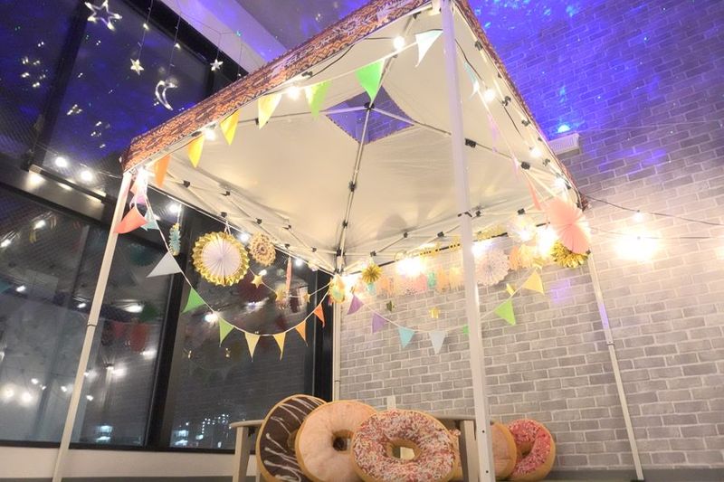 3F 　グランピングテント席　約25席 - URBAN TABLE　（横濱ブラッスリー　アーバンテーブル）