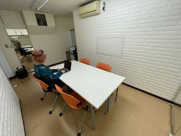 リモート業務にも最適 - THビル2階Dルーム 多目的スペース（会議室、ダンス）の室内の写真