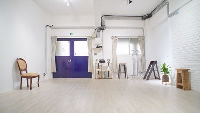 天高3.5m、横5m、奥行き7mの使いやすい撮影スペースです。 - スタジオスピア 充実の撮影機材&キッチン！神楽坂・江戸川橋 キッチンスタジオの室内の写真