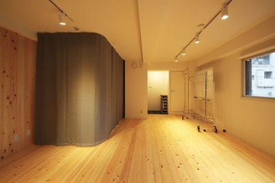 【メイプル】新宿タカシマヤ前 レッスンスペース・貸し会議室の設備の写真