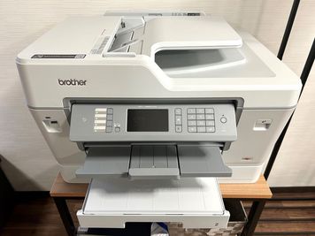 ブラザー製プリンター
A4サイズ、A3サイズコピー可能（白黒、カラー） - ケイディスペース 逗子の室内の写真