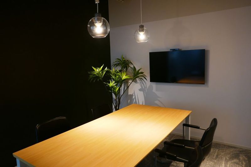 4名様迄ご利用可能な、おしゃれな会議室です - Sprout Muse Sprout Muse 会議室Dの室内の写真