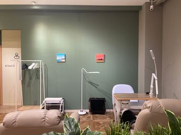 リクライニングスペース。ハンド＆フットネイル、マッサージ等が可能です。 - 天神VIORO 6F 【岩田屋新館前】天神VIORO6F シェアサロン　ネイルの室内の写真
