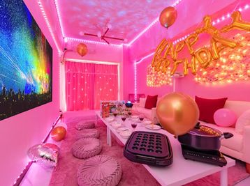 食事会やゲームなども楽しむことができます。 - こんな日常に幸せを こんな日常に幸せを【難波・心斎橋駅近のパーティールーム】の室内の写真