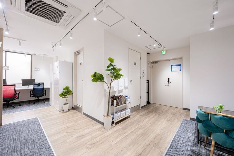 指定席：28番（半個室ブース / カーテン付き：幅90cm） - 自習室 KAKOI 本郷三丁目駅前店