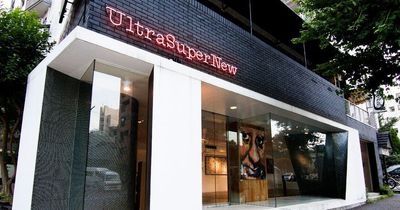 明治通り沿いからはっきり目立つLEDの看板が目印に。 - 原宿『UltraSuperNew』 UltraSuperNew ギャラリーの外観の写真