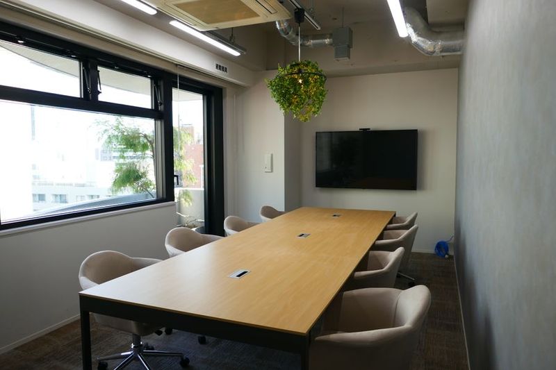 8名様迄ご利用可能な、人数の多い会議に最適な会議室です - Sprout Muse Sprout Muse 会議室Eの室内の写真