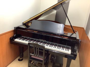 ヤマハミュージック直営教室【地下鉄鶴舞線浄心駅徒歩10分】グランドピアノが弾けるお部屋です♪ - 名古屋ウエストセンター
