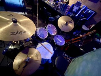 ドラム - John Lemon 多用途イベントスペースの設備の写真