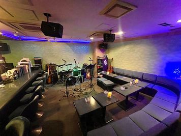 ✨六本木駅徒歩1分✨生演奏可能カラオケ付スペース！(バンドフルセットピアノ完備)女子会最適👭酒類飲食持込可 - John Lemon