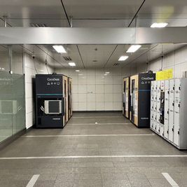 コマ地図④ - CocoDesk [GM-01] 新宿三丁目駅　出口E9・E10通路手前　１番ブース CocoDesk [GM-01]の室内の写真