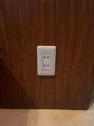 《1～4名用》カラオケルーム【サイズS】 - カラオケビッグエコー レインボー店 