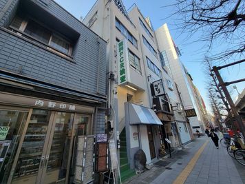 建物外観 - Brown Side 上野 1F Space Side (1F)の外観の写真